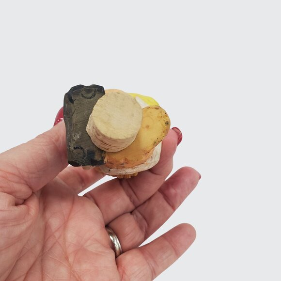 VINTAGE CARVED SPIT N WHITTLE BOTTLE STOPPER Occupation Collection Obstetrician - Picture 6 of 8